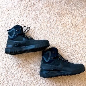 Men’s Nike boots